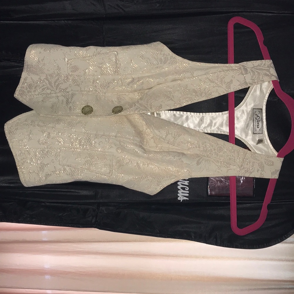 Vest - Picture 2 of 3